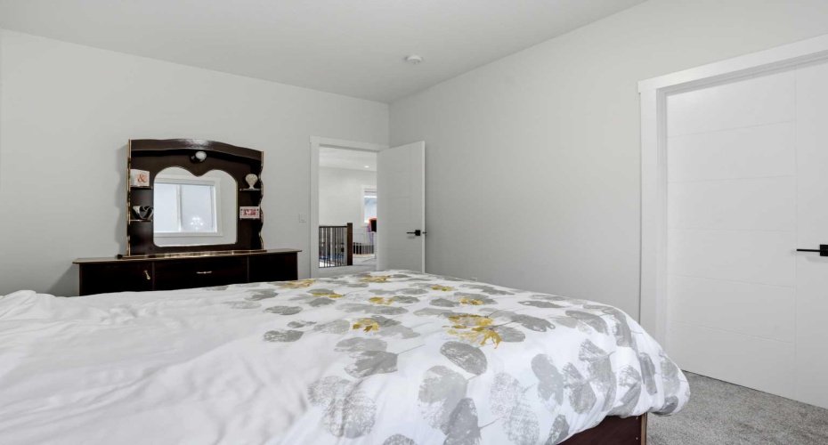 166 Kinniburgh Crescent, Chestermere, Alberta T1X 1Y1, 7 Bedrooms Bedrooms, ,5 BathroomsBathrooms,Residential,For Sale,Kinniburgh,A2328973