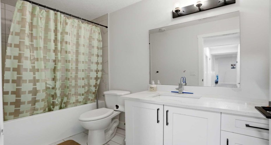 166 Kinniburgh Crescent, Chestermere, Alberta T1X 1Y1, 7 Bedrooms Bedrooms, ,5 BathroomsBathrooms,Residential,For Sale,Kinniburgh,A2328973