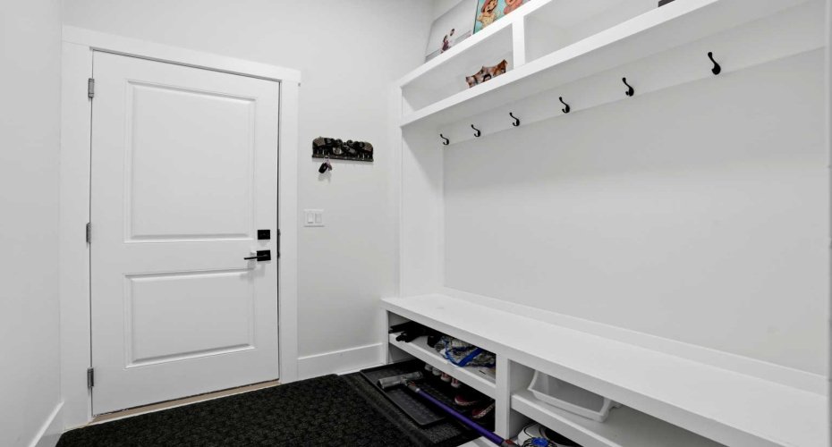 166 Kinniburgh Crescent, Chestermere, Alberta T1X 1Y1, 7 Bedrooms Bedrooms, ,5 BathroomsBathrooms,Residential,For Sale,Kinniburgh,A2328973