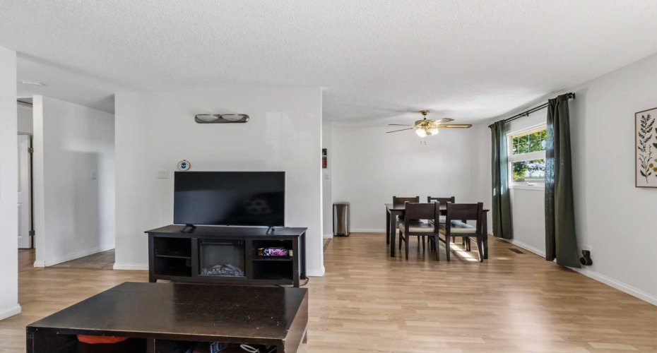 148 Silin Forest Road, Fort McMurray, Alberta T9H 3A1, 4 Bedrooms Bedrooms, ,2 BathroomsBathrooms,Residential,For Sale,Silin Forest,A2328978