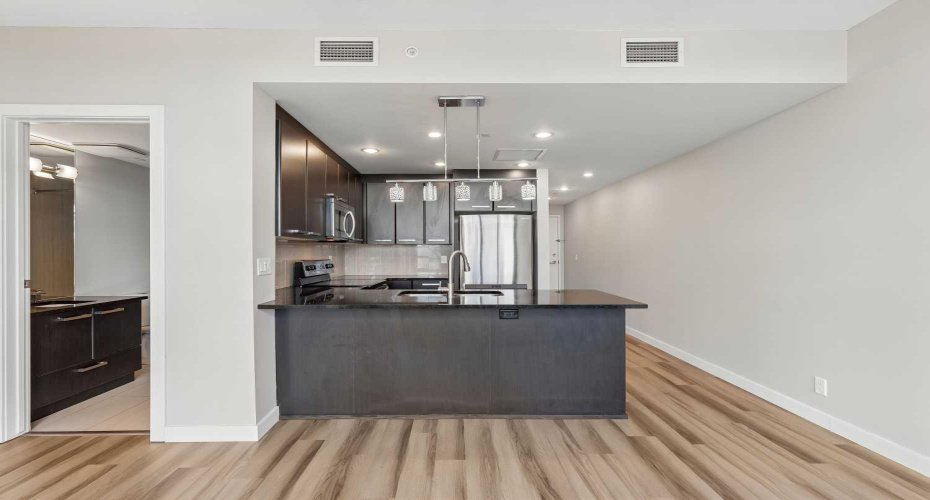 225 11 Avenue, Calgary, Alberta T2G 0G3, 1 Bedroom Bedrooms, ,1 BathroomBathrooms,Residential,For Sale,11,A2328985