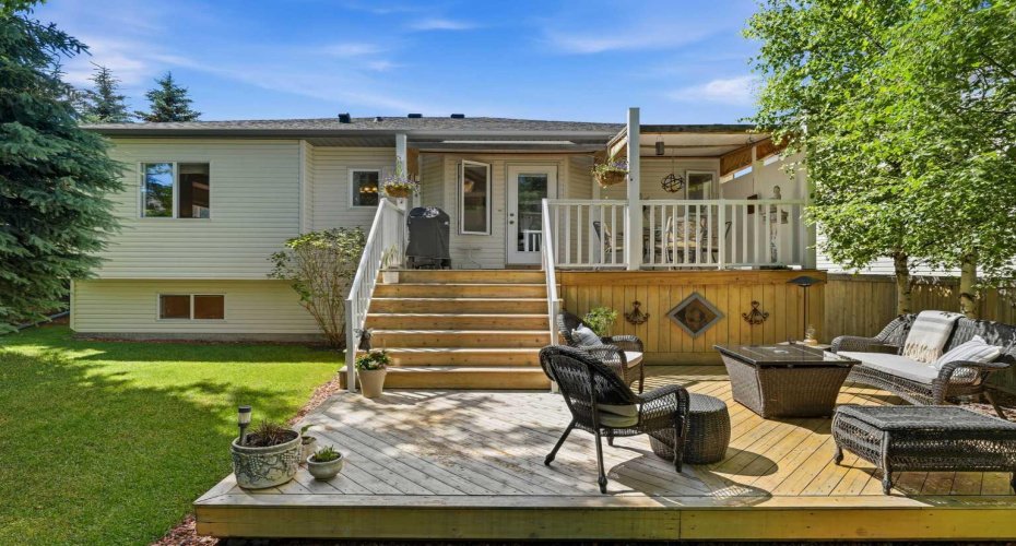 39 West Terrace Crescent, Cochrane, Alberta T4C 1R7, 4 Bedrooms Bedrooms, ,3 BathroomsBathrooms,Residential,For Sale,West Terrace,A2329007