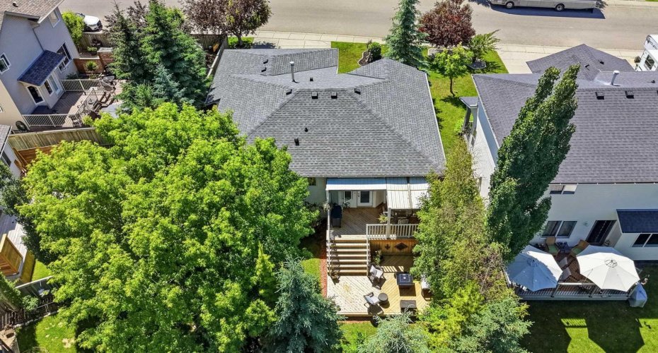 39 West Terrace Crescent, Cochrane, Alberta T4C 1R7, 4 Bedrooms Bedrooms, ,3 BathroomsBathrooms,Residential,For Sale,West Terrace,A2329007
