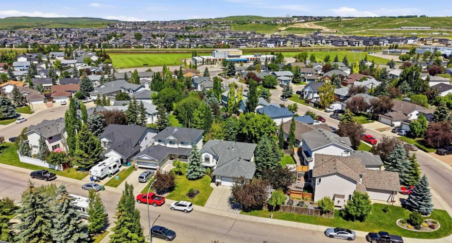 39 West Terrace Crescent, Cochrane, Alberta T4C 1R7, 4 Bedrooms Bedrooms, ,3 BathroomsBathrooms,Residential,For Sale,West Terrace,A2329007