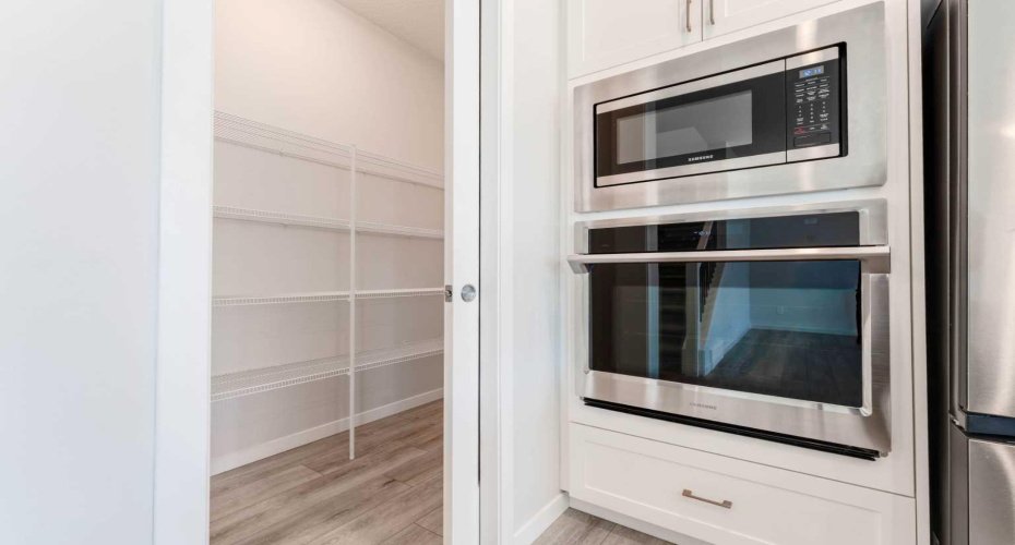 16 West Grove Link, Calgary, Alberta T3H 6E3, 7 Bedrooms Bedrooms, ,4 BathroomsBathrooms,Residential,For Sale,West Grove,A2329009