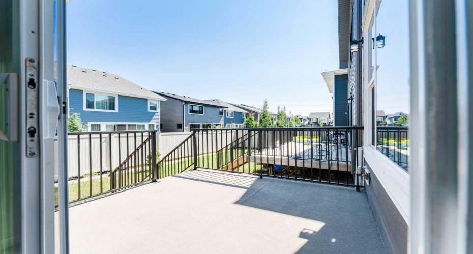 16 West Grove Link, Calgary, Alberta T3H 6E3, 7 Bedrooms Bedrooms, ,4 BathroomsBathrooms,Residential,For Sale,West Grove,A2329009