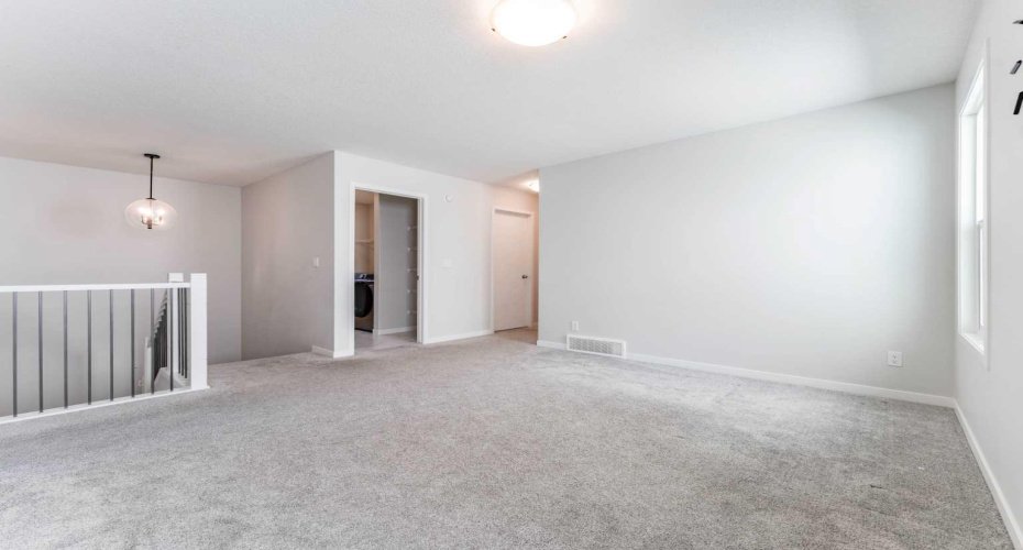 16 West Grove Link, Calgary, Alberta T3H 6E3, 7 Bedrooms Bedrooms, ,4 BathroomsBathrooms,Residential,For Sale,West Grove,A2329009
