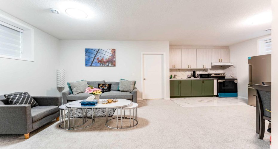 16 West Grove Link, Calgary, Alberta T3H 6E3, 7 Bedrooms Bedrooms, ,4 BathroomsBathrooms,Residential,For Sale,West Grove,A2329009