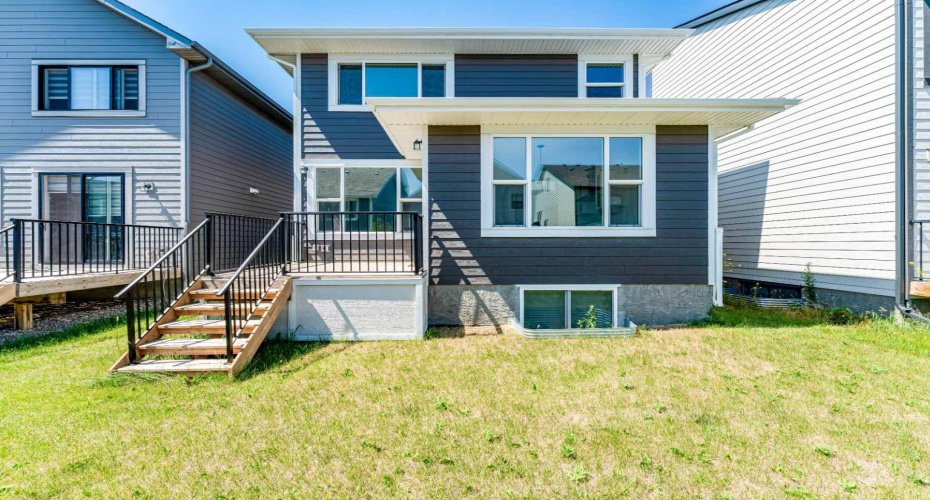 16 West Grove Link, Calgary, Alberta T3H 6E3, 7 Bedrooms Bedrooms, ,4 BathroomsBathrooms,Residential,For Sale,West Grove,A2329009