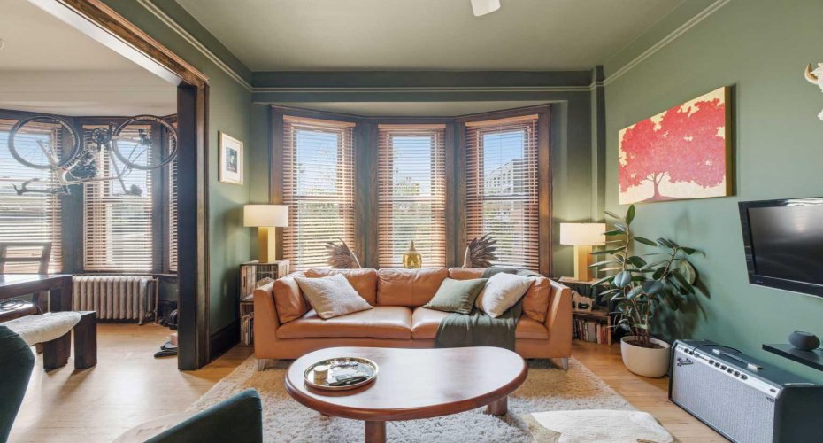 Sunny west facing unit