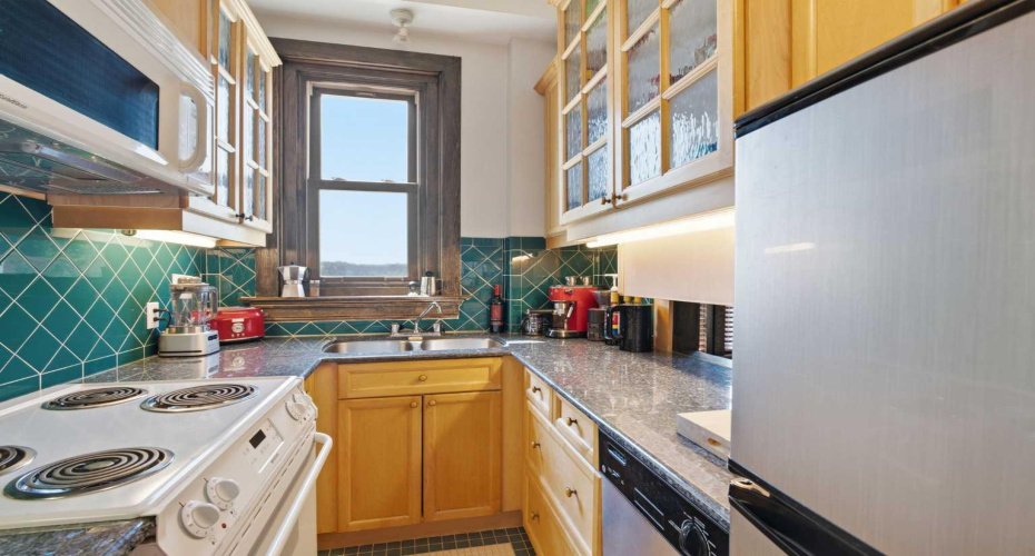 804 18 Avenue, Calgary, Alberta T2T0G8, 1 Bedroom Bedrooms, ,1 BathroomBathrooms,Residential,For Sale,18,A2329032