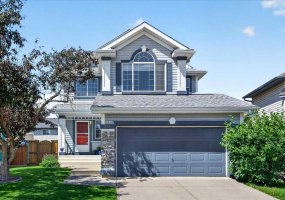 232 Douglas Glen Close, Calgary, Alberta T2Z 2V7, 3 Bedrooms Bedrooms, ,3 BathroomsBathrooms,Residential,For Sale,Douglas Glen,A2329038