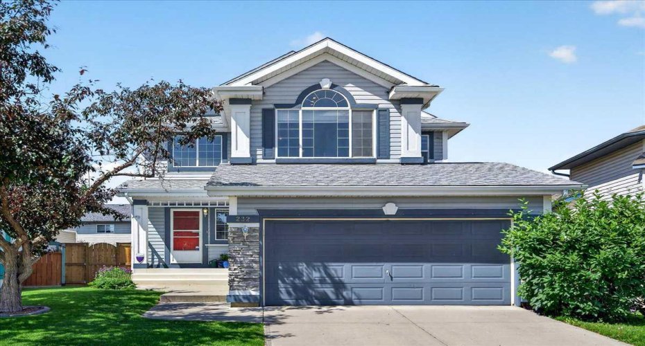 Welcome to 232 Douglas Glen Close SE