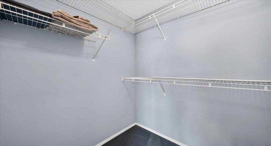 Primary walk-in-closet