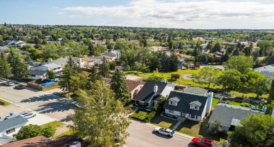 76 Ranchridge Way, Calgary, Alberta T3G 1Z9, 4 Bedrooms Bedrooms, ,4 BathroomsBathrooms,Residential,For Sale,Ranchridge,A2329113