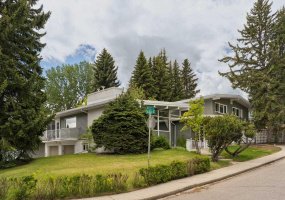 53 Massey Place, Calgary, Alberta T2V 2G6, 6 Bedrooms Bedrooms, ,4 BathroomsBathrooms,Residential,For Sale,Massey,A2329118