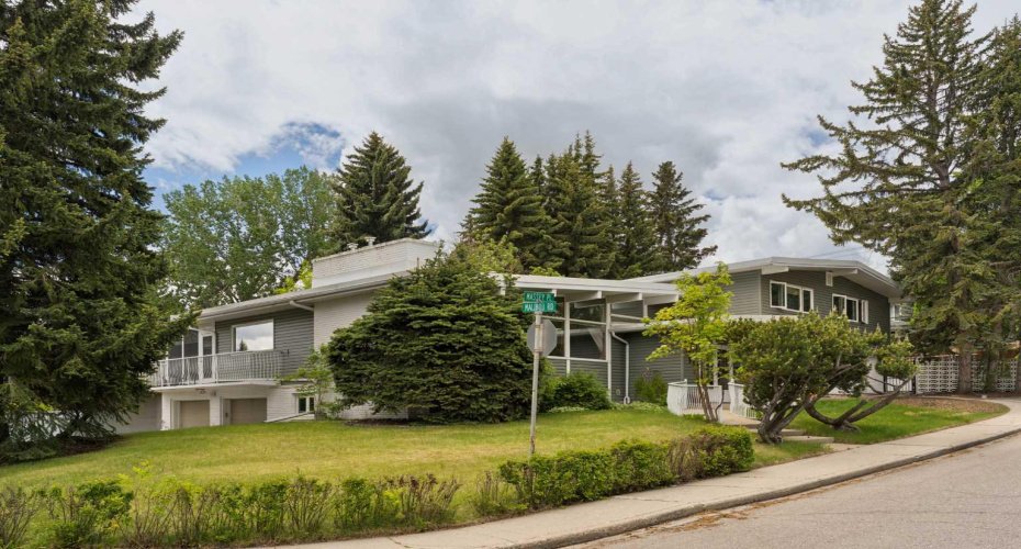 53 Massey Place, Calgary, Alberta T2V 2G6, 6 Bedrooms Bedrooms, ,4 BathroomsBathrooms,Residential,For Sale,Massey,A2329118