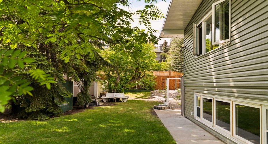 53 Massey Place, Calgary, Alberta T2V 2G6, 6 Bedrooms Bedrooms, ,4 BathroomsBathrooms,Residential,For Sale,Massey,A2329118
