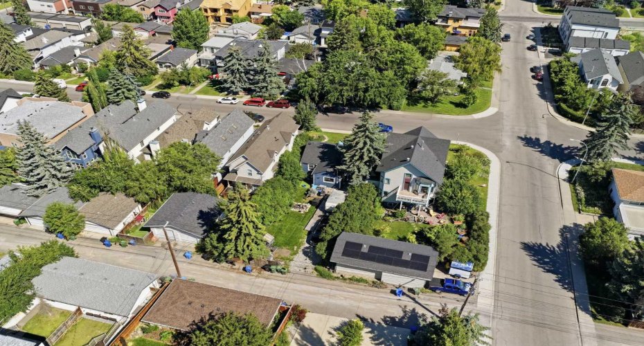 2205 27 Avenue, Calgary, Alberta T2T 1J1, 2 Bedrooms Bedrooms, ,1 BathroomBathrooms,Residential,For Sale,27,A2329139