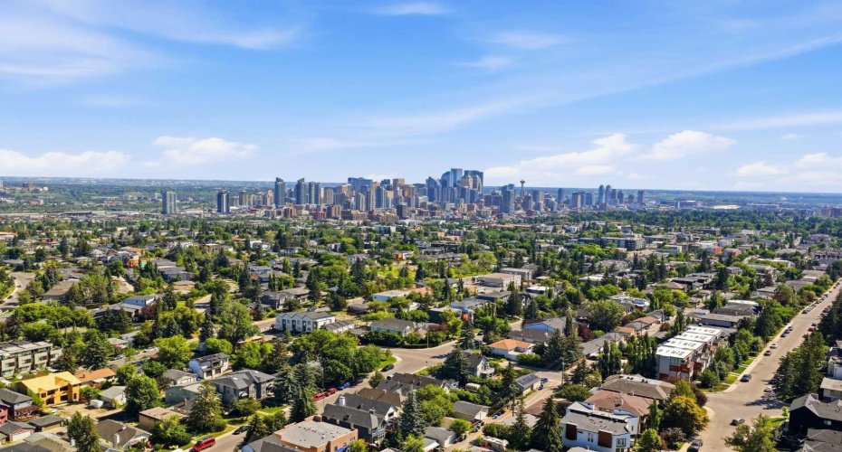 2205 27 Avenue, Calgary, Alberta T2T 1J1, 2 Bedrooms Bedrooms, ,1 BathroomBathrooms,Residential,For Sale,27,A2329139