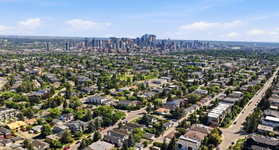 2205 27 Avenue, Calgary, Alberta T2T 1J1, 2 Bedrooms Bedrooms, ,1 BathroomBathrooms,Residential,For Sale,27,A2329139