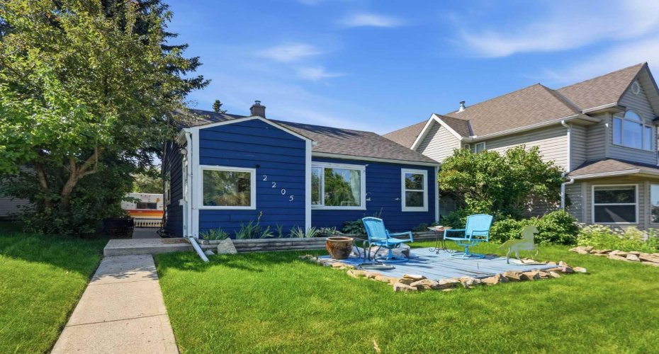 2205 27 Avenue, Calgary, Alberta T2T 1J1, 2 Bedrooms Bedrooms, ,1 BathroomBathrooms,Residential,For Sale,27,A2329139