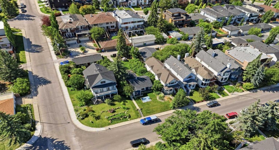 2205 27 Avenue, Calgary, Alberta T2T 1J1, 2 Bedrooms Bedrooms, ,1 BathroomBathrooms,Residential,For Sale,27,A2329139
