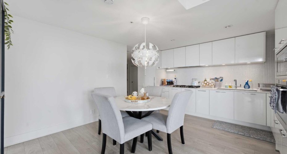 901 10 Avenue, Calgary, Alberta T2R 0B5, 2 Bedrooms Bedrooms, ,2 BathroomsBathrooms,Residential,For Sale,10,A2329167
