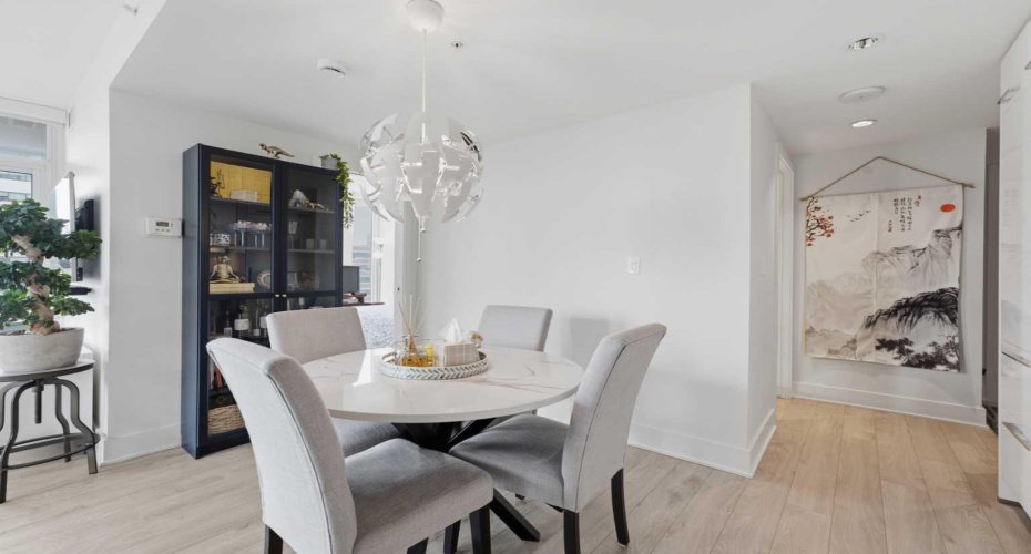 901 10 Avenue, Calgary, Alberta T2R 0B5, 2 Bedrooms Bedrooms, ,2 BathroomsBathrooms,Residential,For Sale,10,A2329167