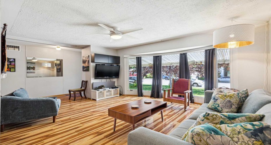 1219 Renfrew Drive, Calgary, Alberta T2E 5J3, 3 Bedrooms Bedrooms, ,2 BathroomsBathrooms,Residential,For Sale,Renfrew,A2329197