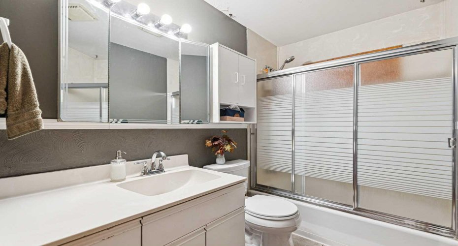 Main Floor Bathroom