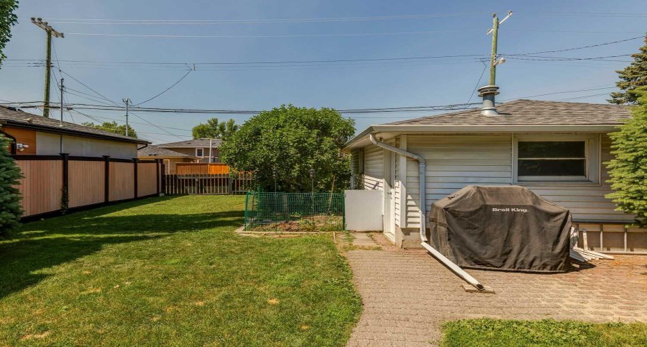1219 Renfrew Drive, Calgary, Alberta T2E 5J3, 3 Bedrooms Bedrooms, ,2 BathroomsBathrooms,Residential,For Sale,Renfrew,A2329197