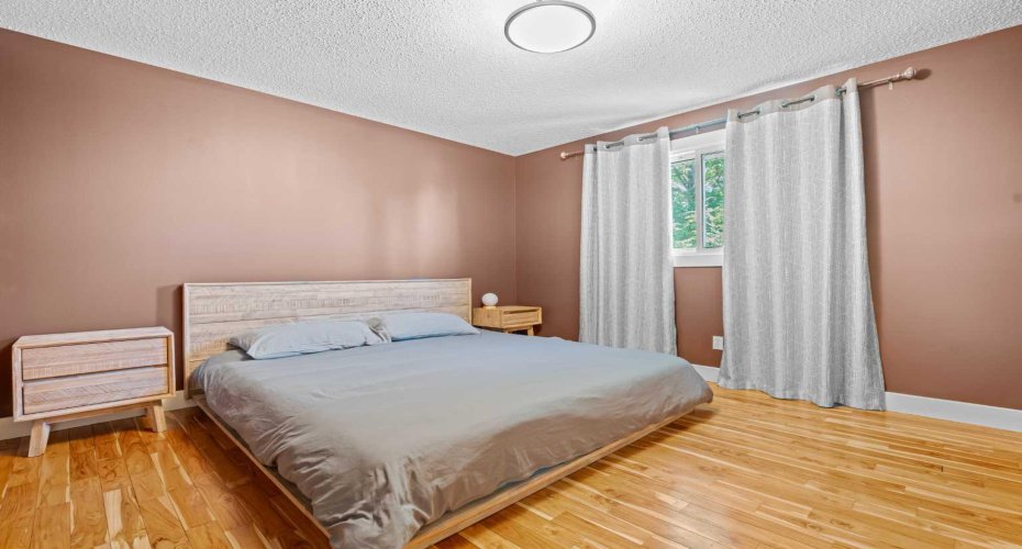 10619 Oakmoor Way, Calgary, Alberta T2W 1S7, 4 Bedrooms Bedrooms, ,2 BathroomsBathrooms,Residential,For Sale,Oakmoor,A2329198