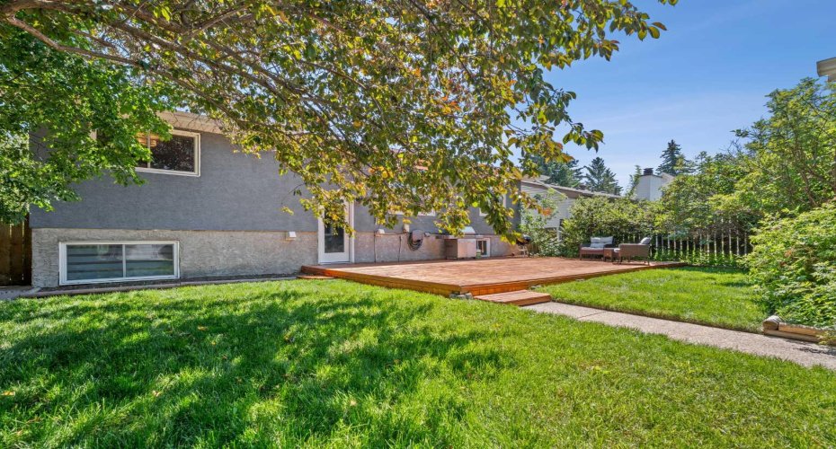 10619 Oakmoor Way, Calgary, Alberta T2W 1S7, 4 Bedrooms Bedrooms, ,2 BathroomsBathrooms,Residential,For Sale,Oakmoor,A2329198