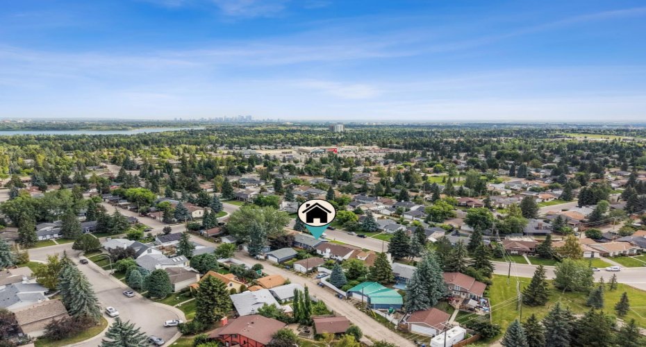 10619 Oakmoor Way, Calgary, Alberta T2W 1S7, 4 Bedrooms Bedrooms, ,2 BathroomsBathrooms,Residential,For Sale,Oakmoor,A2329198