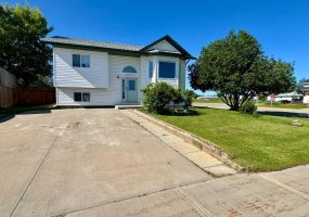 10111 98A Street, Sexsmith, Alberta T0H 3C0, 4 Bedrooms Bedrooms, ,3 BathroomsBathrooms,Residential,For Sale,98A,A2329200