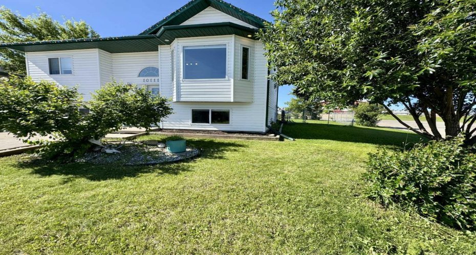 10111 98A Street, Sexsmith, Alberta T0H 3C0, 4 Bedrooms Bedrooms, ,3 BathroomsBathrooms,Residential,For Sale,98A,A2329200
