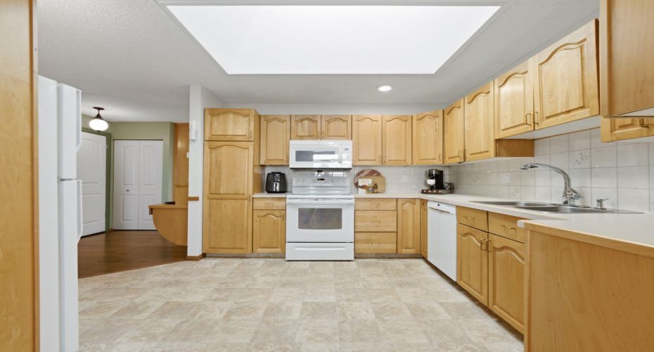 6016 Dalcastle Crescent, Calgary, Alberta T3A 1S4, 5 Bedrooms Bedrooms, ,3 BathroomsBathrooms,Residential,For Sale,Dalcastle,A2329202