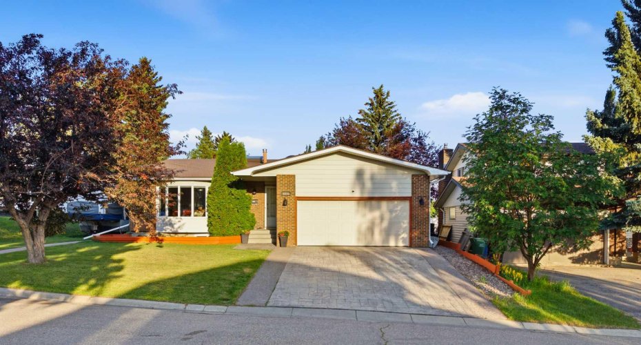 6016 Dalcastle Crescent, Calgary, Alberta T3A 1S4, 5 Bedrooms Bedrooms, ,3 BathroomsBathrooms,Residential,For Sale,Dalcastle,A2329202
