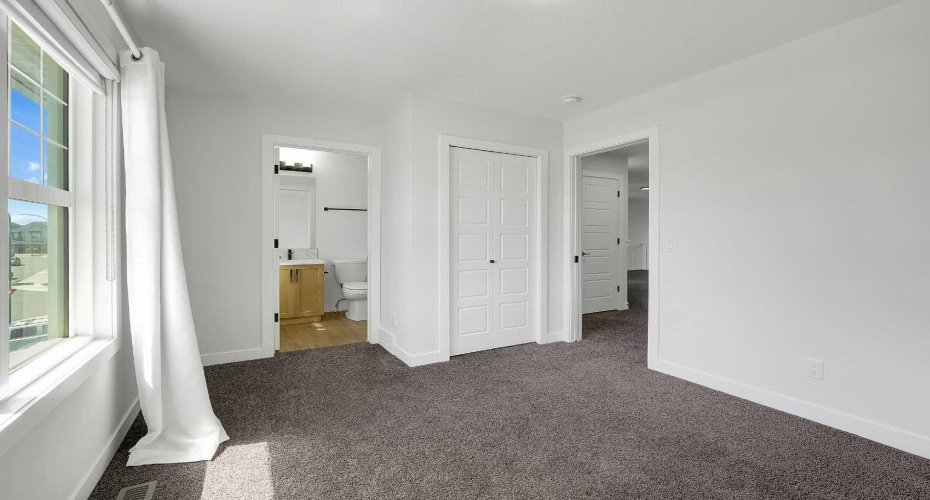 16 Legacy Glen Green, Calgary, Alberta T2X 4G6, 7 Bedrooms Bedrooms, ,5 BathroomsBathrooms,Residential,For Sale,Legacy Glen,A2329206