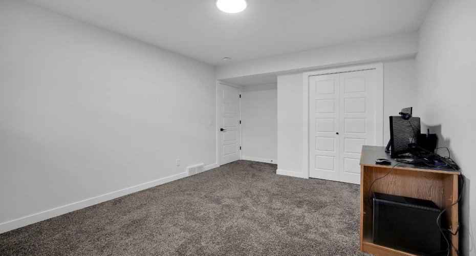 16 Legacy Glen Green, Calgary, Alberta T2X 4G6, 7 Bedrooms Bedrooms, ,5 BathroomsBathrooms,Residential,For Sale,Legacy Glen,A2329206