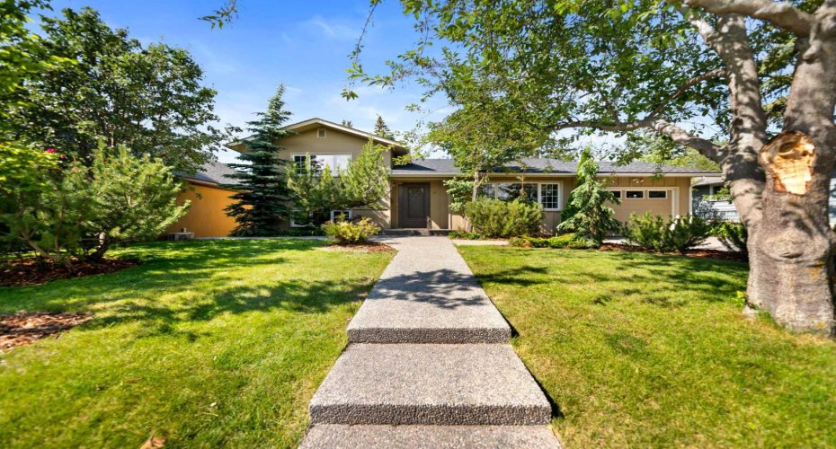21 Roseview Drive, Calgary, Alberta T2K 1N8, 3 Bedrooms Bedrooms, ,2 BathroomsBathrooms,Residential,For Sale,Roseview,A2329218