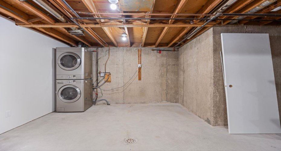 6223 31 Avenue, Calgary, Alberta T3B 1J8, 3 Bedrooms Bedrooms, ,2 BathroomsBathrooms,Residential,For Sale,31,A2329226