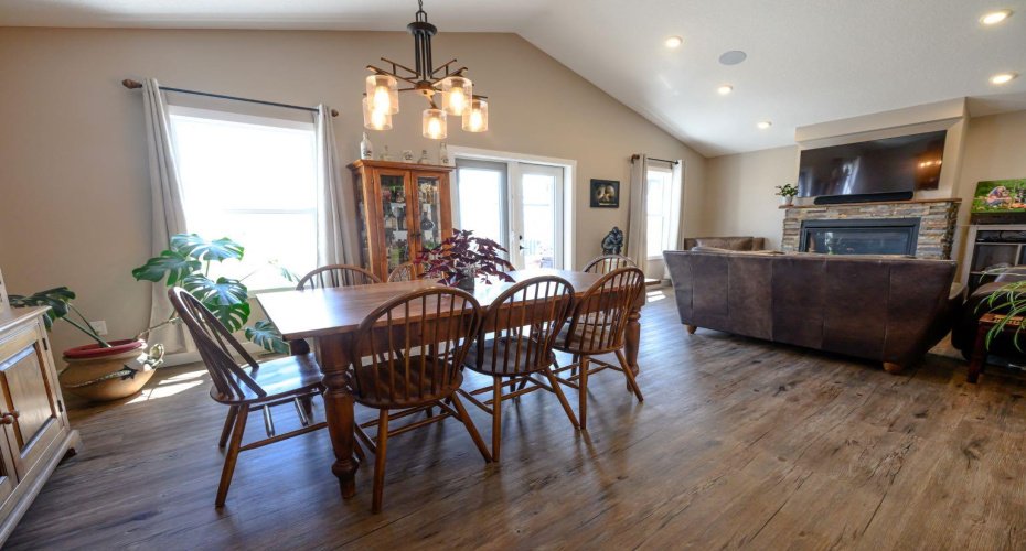 9211 95 Avenue, Wembley, Alberta T0H 3S0, 3 Bedrooms Bedrooms, ,3 BathroomsBathrooms,Residential,For Sale,95,A2329231