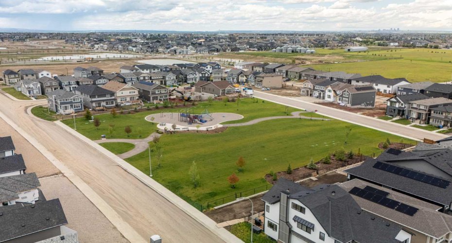 1750 Rangeview Drive, Calgary, Alberta T3S 0X3, 3 Bedrooms Bedrooms, ,3 BathroomsBathrooms,Residential,For Sale,Rangeview,A2329235
