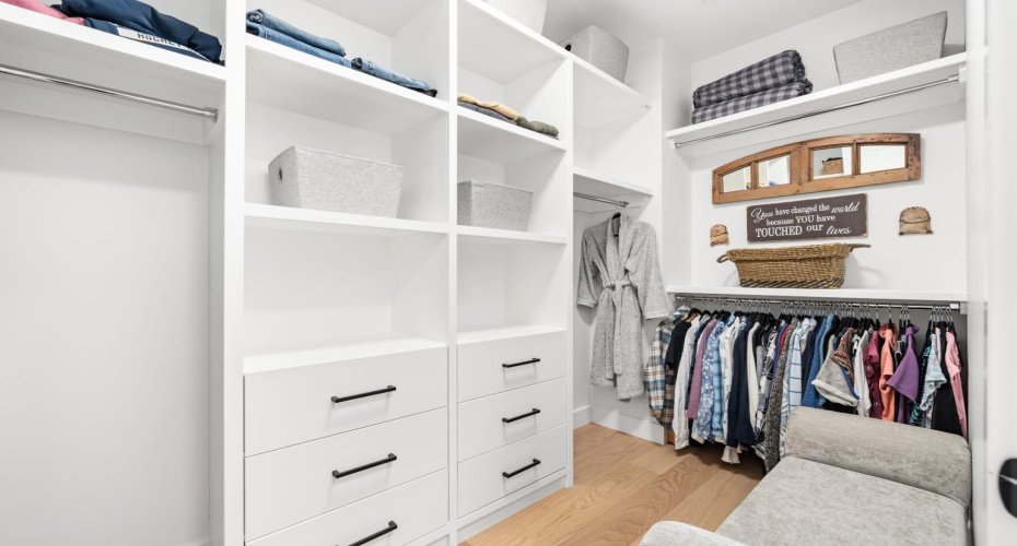 Walk in closet