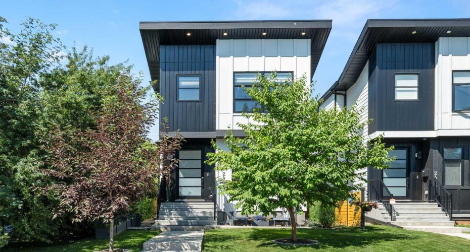 2407 33 Street, Calgary, Alberta T3E 2T3, 4 Bedrooms Bedrooms, ,4 BathroomsBathrooms,Residential,For Sale,33,A2329243