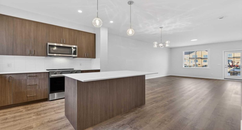 40 Creekside Way, Calgary, Alberta T2X 6E2, 3 Bedrooms Bedrooms, ,3 BathroomsBathrooms,Residential,For Sale,Creekside,A2329248