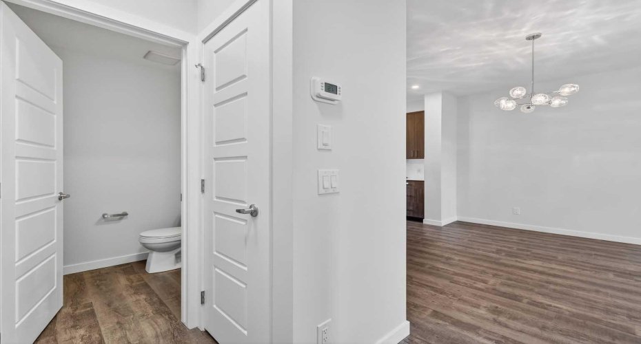 40 Creekside Way, Calgary, Alberta T2X 6E2, 3 Bedrooms Bedrooms, ,3 BathroomsBathrooms,Residential,For Sale,Creekside,A2329248
