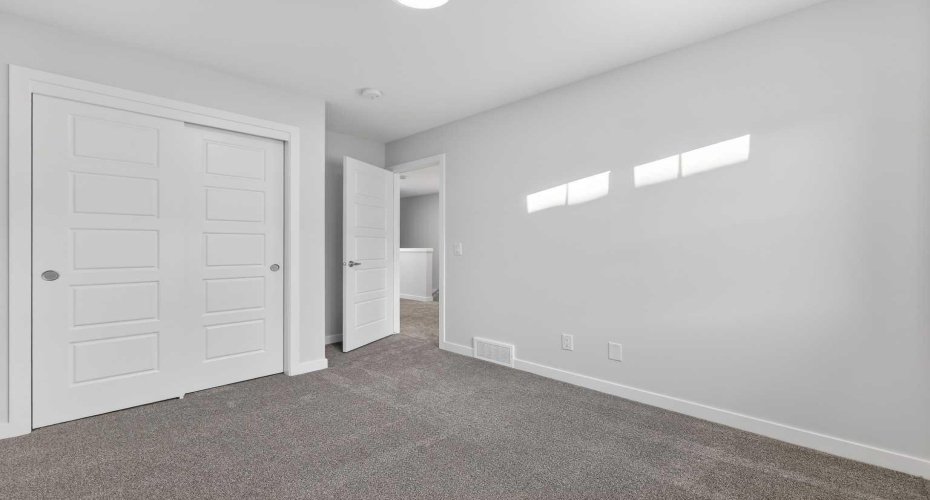 40 Creekside Way, Calgary, Alberta T2X 6E2, 3 Bedrooms Bedrooms, ,3 BathroomsBathrooms,Residential,For Sale,Creekside,A2329248